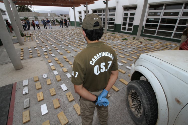 GOBIERNO COORDINA OPERATIVOS POLICIALES E INCAUTA MÁS DE 800 KILOS DE DROGAS