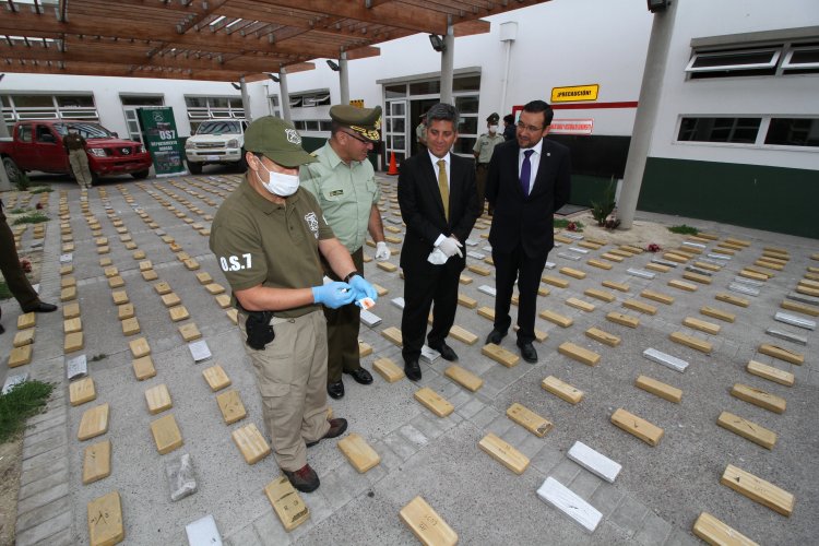 GOBIERNO COORDINA OPERATIVOS POLICIALES E INCAUTA MÁS DE 800 KILOS DE DROGAS