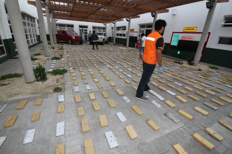 GOBIERNO COORDINA OPERATIVOS POLICIALES E INCAUTA MÁS DE 800 KILOS DE DROGAS