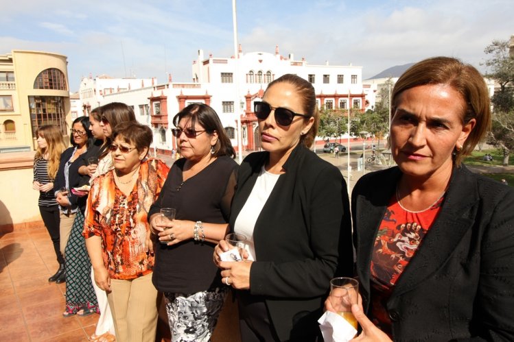 INTENDENTE IBÁÑEZ SALUDA A LAS FUNCIONARIAS DEL GOBIERNO EN EL DÍA INTERNACIONAL DE LA MUJER
