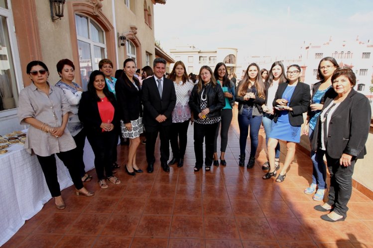 INTENDENTE IBÁÑEZ SALUDA A LAS FUNCIONARIAS DEL GOBIERNO EN EL DÍA INTERNACIONAL DE LA MUJER