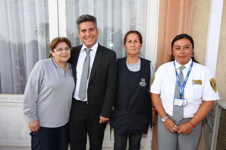 INTENDENTE IBÁÑEZ SALUDA A LAS FUNCIONARIAS DEL GOBIERNO EN EL DÍA INTERNACIONAL DE LA MUJER