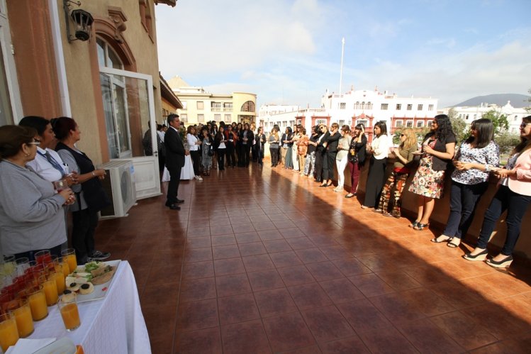 INTENDENTE IBÁÑEZ SALUDA A LAS FUNCIONARIAS DEL GOBIERNO EN EL DÍA INTERNACIONAL DE LA MUJER