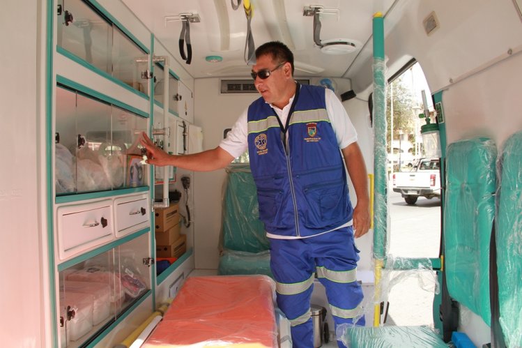 GOBIERNO REGIONAL ENTREGA NUEVAS AMBULANCIAS PARA REFORZAR ATENCIÓN PRIMARIA EN 5 COMUNAS