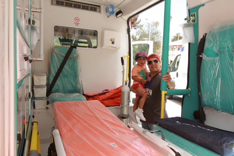 GOBIERNO REGIONAL ENTREGA NUEVAS AMBULANCIAS PARA REFORZAR ATENCIÓN PRIMARIA EN 5 COMUNAS