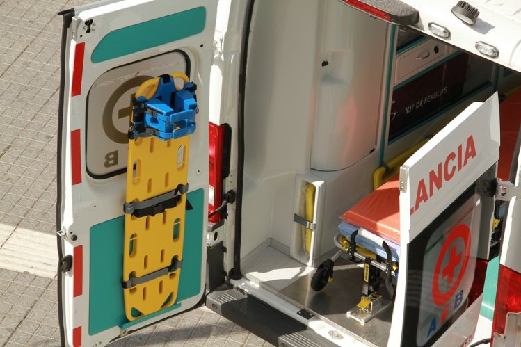 GOBIERNO REGIONAL ENTREGA NUEVAS AMBULANCIAS PARA REFORZAR ATENCIÓN PRIMARIA EN 5 COMUNAS