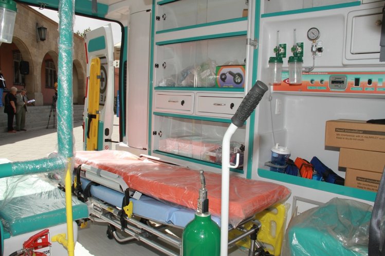 GOBIERNO REGIONAL ENTREGA NUEVAS AMBULANCIAS PARA REFORZAR ATENCIÓN PRIMARIA EN 5 COMUNAS