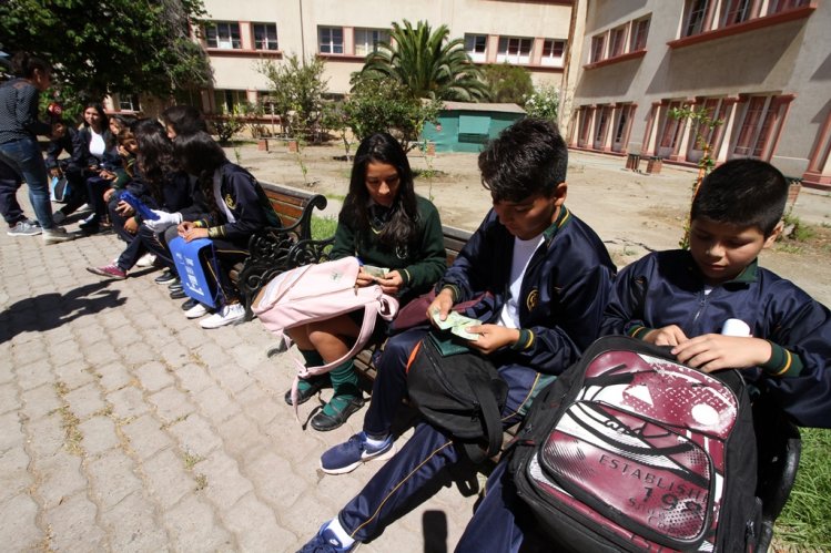 GOBIERNO, COLEGIOS Y POLICÍAS PROMUEVEN AUTOCUIDADO ENTRE LOS ESCOLARES