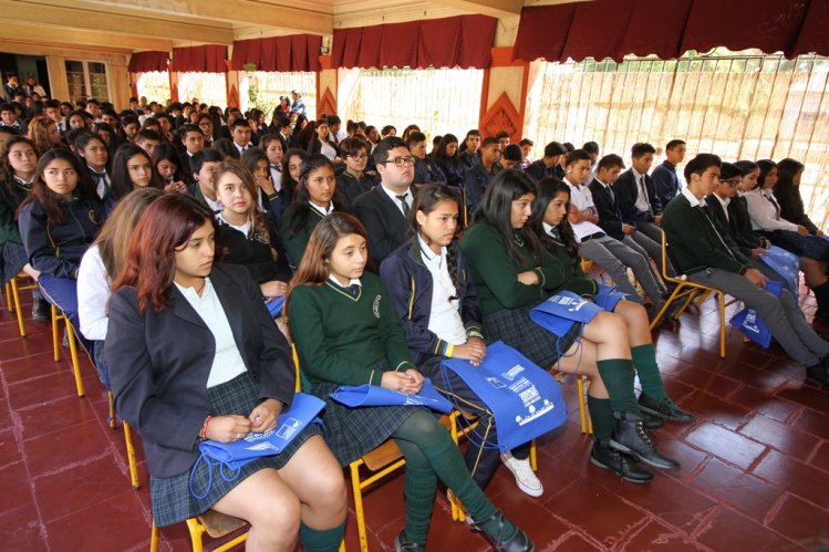 GOBIERNO, COLEGIOS Y POLICÍAS PROMUEVEN AUTOCUIDADO ENTRE LOS ESCOLARES