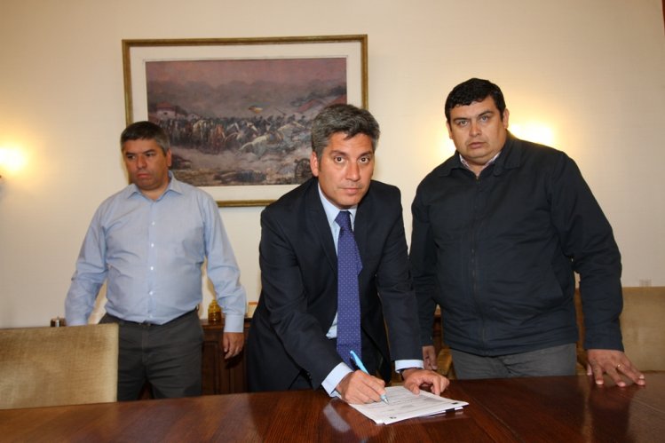 GOBIERNO ADJUDICA OBRAS DE ALCANTARILLADO PARA LA COMUNA DE LA HIGUERA