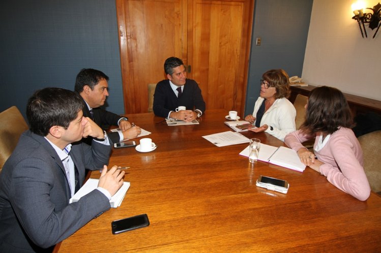 GOBIERNO Y ANEF COORDINAN PARTICIPACIÓN DE EMPLEADOS PÚBLICOS PARA EL CENSO 2017