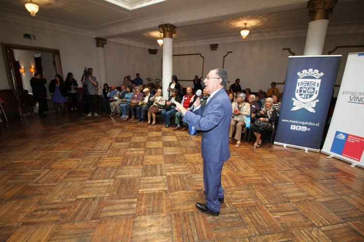 CON “GRAN MALÓN” ADULTOS MAYORES DE COQUIMBO RECIBIERON A NUEVOS BENEFICIARIOS DEL PROGRAMA VÍNCULOS