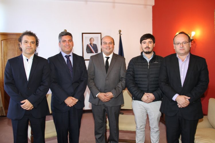 NUEVA DIRECTIVA DE RADIODIFUSORES SE REÚNE CON EL INTENDENTE IBÁÑEZ