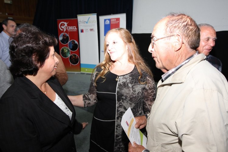 MINISTRA WILLIAMS ENTREGA CERTIFICADOS DE COMPETENCIAS LABORALES A 169 PEQUEÑOS MINEROS DE LA REGIÓN DE COQUIMBO