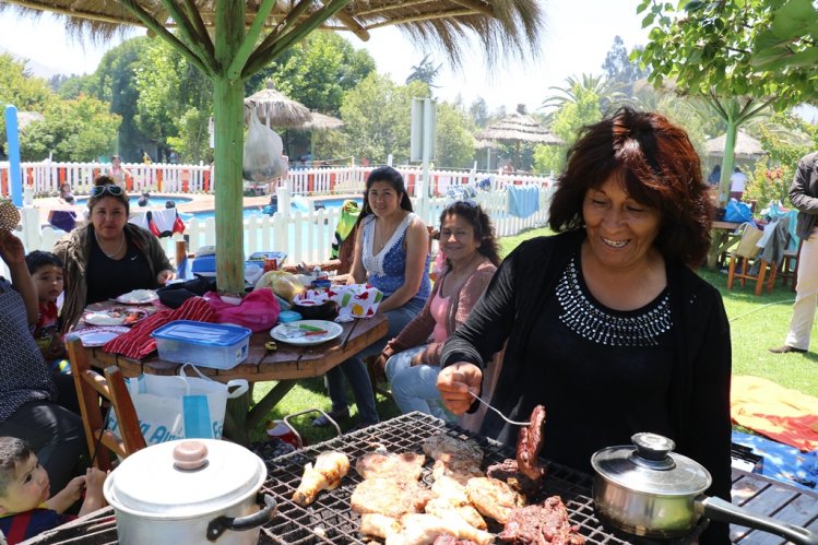 INTENDENTE IBÁÑEZ SALUDA A SINDICATO DE MANIPULADORAS DE ALIMENTOS DE LA SERENA Y VICUÑA