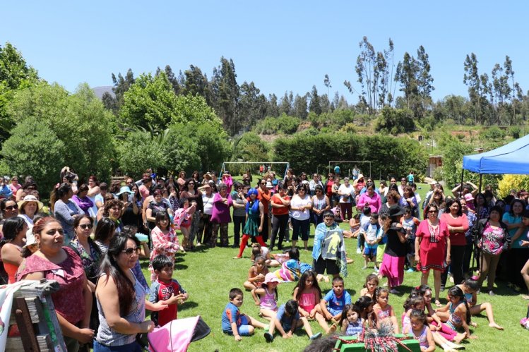 INTENDENTE IBÁÑEZ SALUDA A SINDICATO DE MANIPULADORAS DE ALIMENTOS DE LA SERENA Y VICUÑA