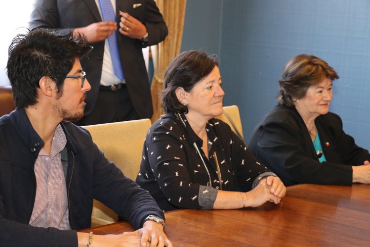 CONSEJO REGIONAL EN PLENO Y MUNICIPIOS ENTRE LOS SALUDOS PROTOCOLARES A LA INTENDENTA LUCÍA PINTO