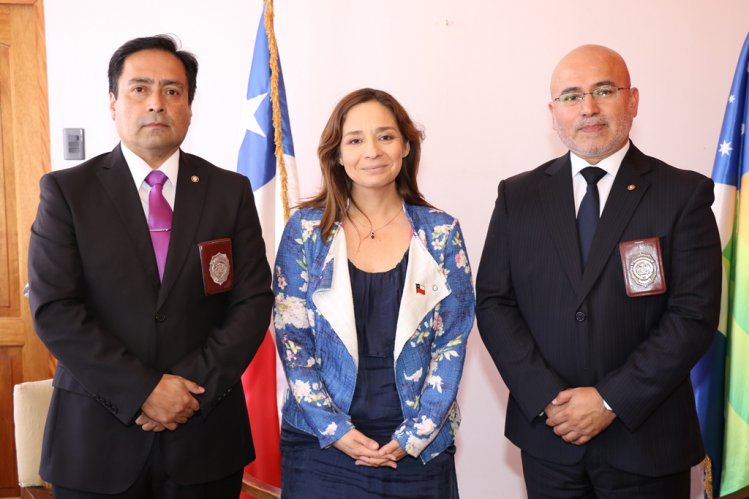 CONSEJO REGIONAL EN PLENO Y MUNICIPIOS ENTRE LOS SALUDOS PROTOCOLARES A LA INTENDENTA LUCÍA PINTO