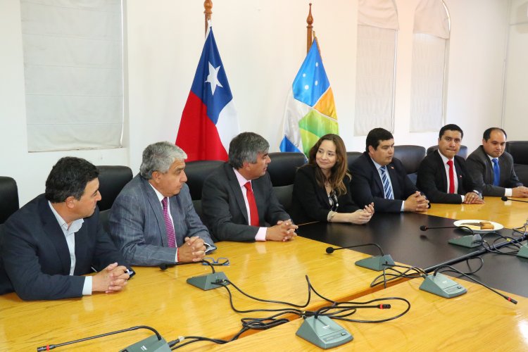 INTENDENTA LUCÍA PINTO Y ALCALDES ABORDAN LOS PRINCIPALES DESAFÍOS DE LOS MUNICIPIOS