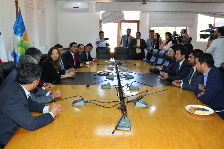 INTENDENTA LUCÍA PINTO Y ALCALDES ABORDAN LOS PRINCIPALES DESAFÍOS DE LOS MUNICIPIOS