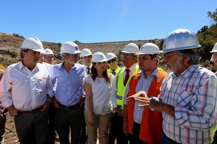 CON VISITA A EMBALSE VALLE HERMOSO AUTORIDADES NACIONALES Y REGIONALES REAFIRMAN SU COMPROMISO CON LA EFICIENCIA HÍDRICA