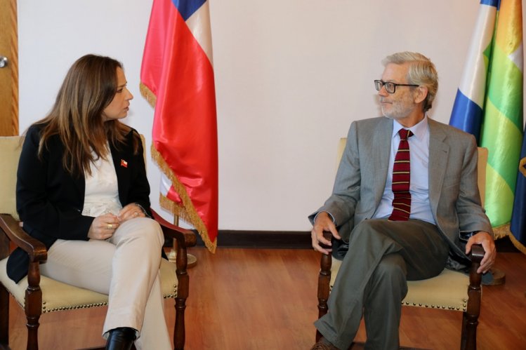 GOBIERNO REIMPULSARÁ PROYECTO PARA PROTEGER EL FARO MONUMENTAL DE LA SERENA