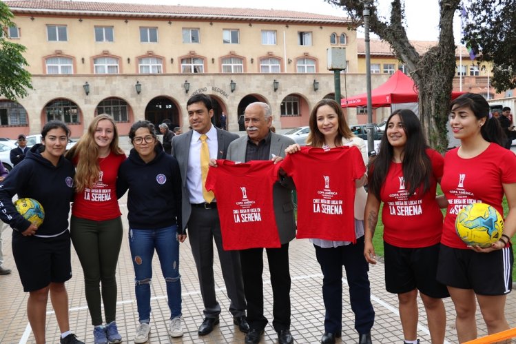 LA SERENA VIVE SU FIESTA DEPORTIVA POR LA COPA AMÉRICA FEMENINA 2018