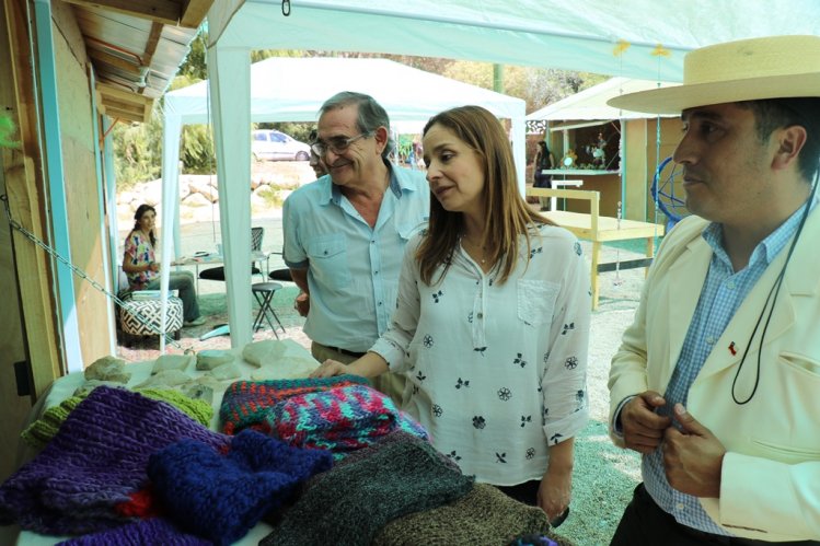 ARTESANOS CONOCEN DETALLES DEL PROYECTO DE RECONSTRUCCIÓN DEL PUEBLO ARTESANAL DE HORCÓN