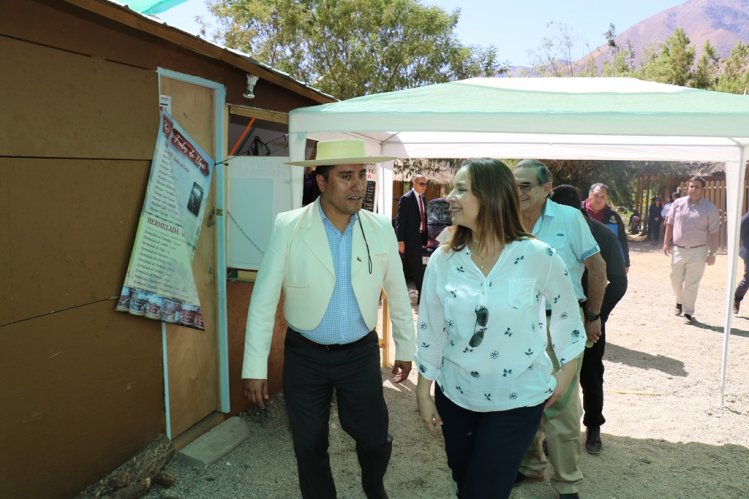 ARTESANOS CONOCEN DETALLES DEL PROYECTO DE RECONSTRUCCIÓN DEL PUEBLO ARTESANAL DE HORCÓN