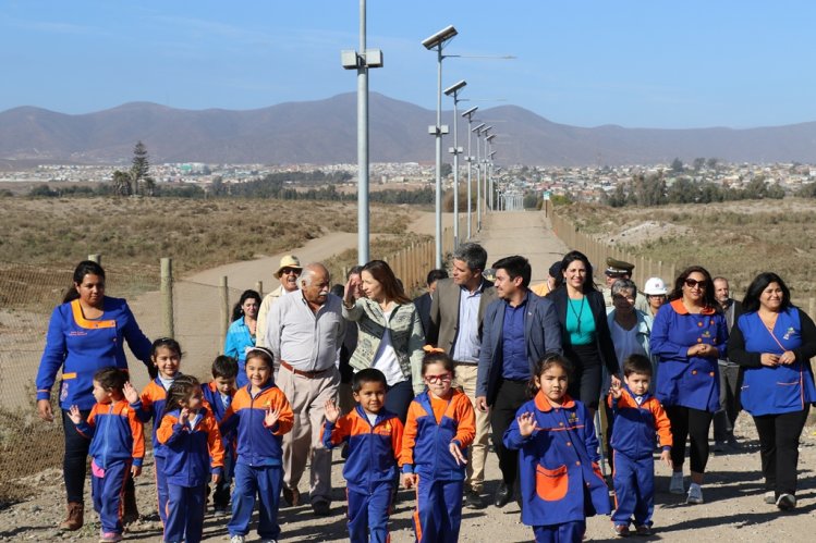 INAUGURAN NUEVA VÍA DE EVACUACIÓN PARA HABITANTES DE CALETA SAN PEDRO