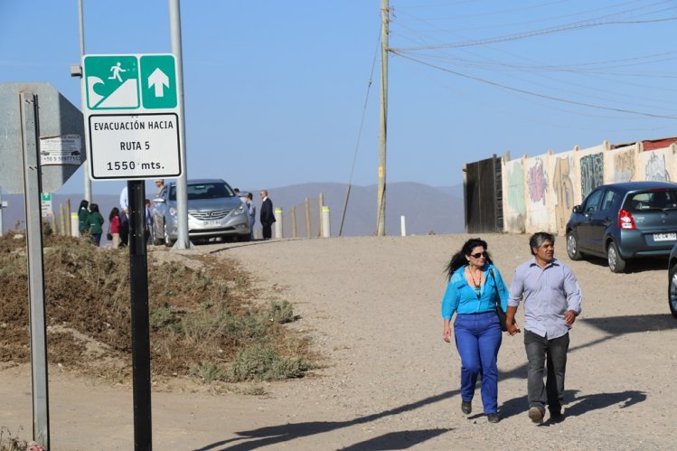 INAUGURAN NUEVA VÍA DE EVACUACIÓN PARA HABITANTES DE CALETA SAN PEDRO