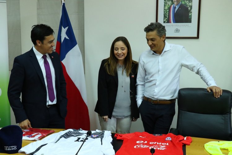 FEDERACIÓN DE FÚTBOL Y ANFP DONAN MÁS DE 10 MIL PRENDAS E IMPLEMENTACIÓN DEPORTIVA PARA LA REGIÓN DE COQUIMBO