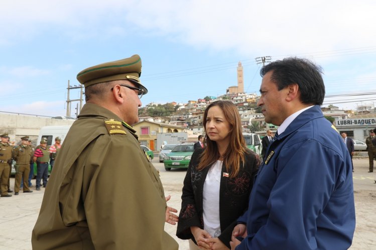 GOBIERNO, CARABINEROS Y POLICÍA DE INVESTIGACIONES REALIZAN POTENTE DESPLIEGUE EN SECTOR DE BAQUEDANO