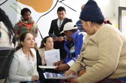 AUTORIDADES REGIONALES LLAMAN A INMIGRANTES A REGULARIZAR SUS PAPELES DE RESIDENCIA