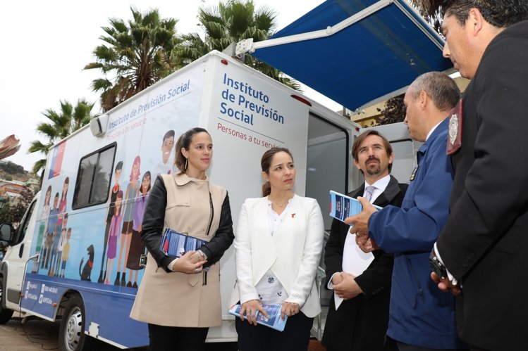 AUTORIDADES REGIONALES LLAMAN A INMIGRANTES A REGULARIZAR SUS PAPELES DE RESIDENCIA