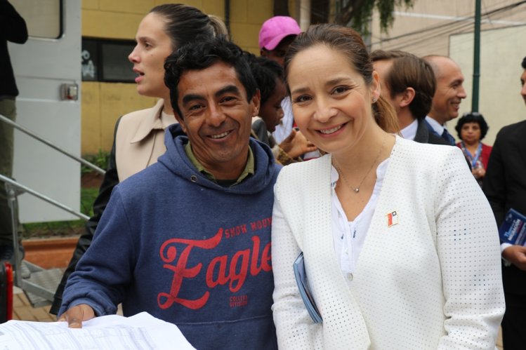 AUTORIDADES REGIONALES LLAMAN A INMIGRANTES A REGULARIZAR SUS PAPELES DE RESIDENCIA