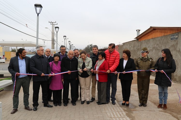 VECINOS DE LA POBLACIÓN JUAN XXIII CELEBRARON LA NUEVA IMAGEN DE SU BARRIO