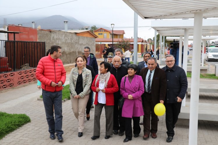 VECINOS DE LA POBLACIÓN JUAN XXIII CELEBRARON LA NUEVA IMAGEN DE SU BARRIO