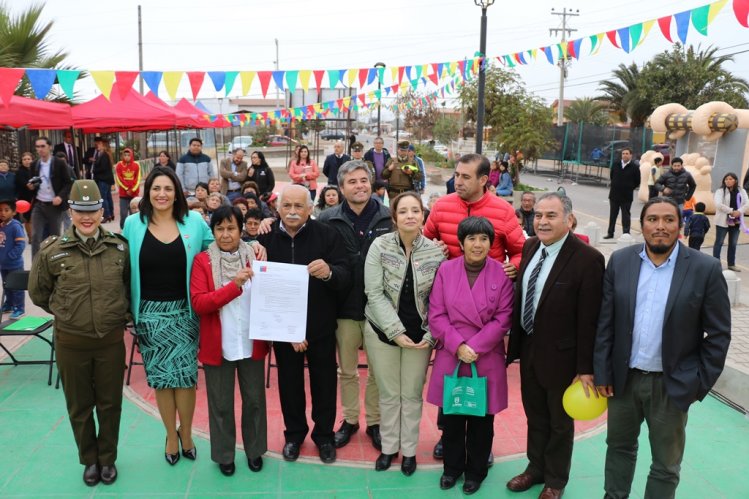 VECINOS DE LA POBLACIÓN JUAN XXIII CELEBRARON LA NUEVA IMAGEN DE SU BARRIO