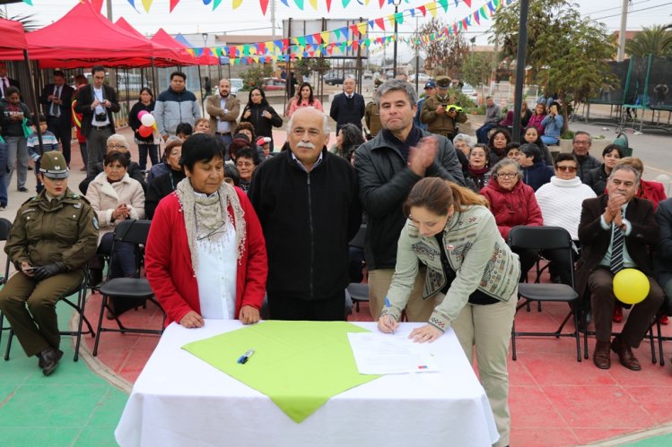 VECINOS DE LA POBLACIÓN JUAN XXIII CELEBRARON LA NUEVA IMAGEN DE SU BARRIO