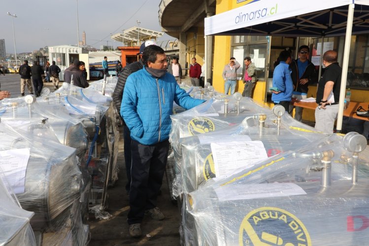 NUEVOS EQUIPOS DE RESPIRACIÓN MEJORARÁN LA SEGURIDAD Y EL TRABAJO DE LOS BUZOS MARISCADORES