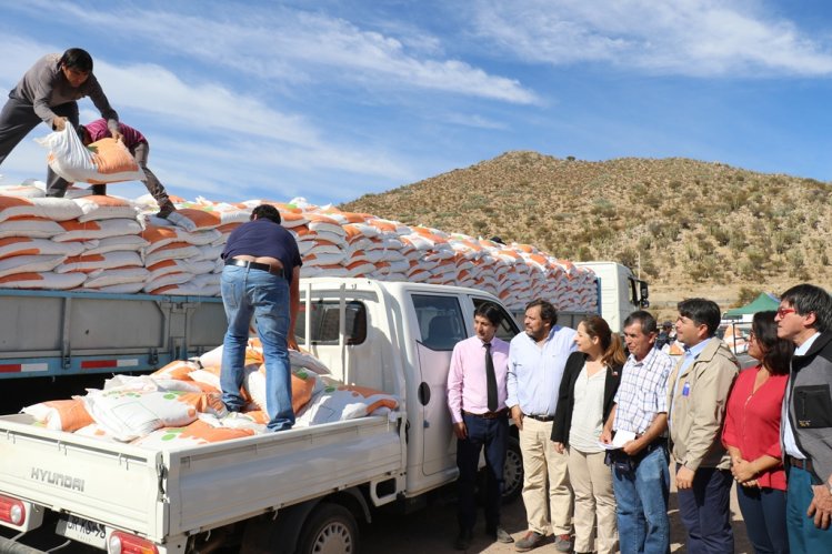 GOBIERNO LLEGA CON APOYO PRODUCTIVO Y ALIMENTACIÓN PARA EL GANADO EN COMBARBALÁ