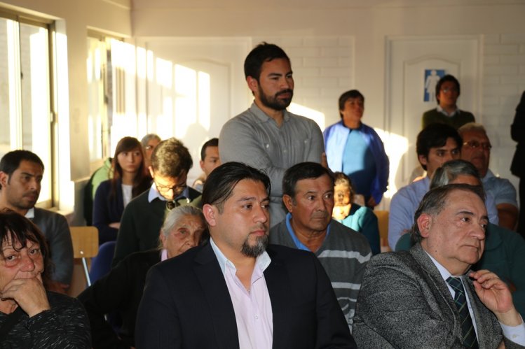 GOBIERNO Y VECINOS DE CAIMANES INICIAN MESAS DE TRABAJO TRAS AÑOS DE ABANDONO