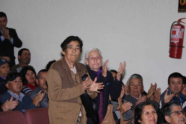 GOBIERNO ENTREGA APOYO ECONÓMICO A PRODUCTORES AGRÍCOLAS DE VICUÑA PARA POTENCIAR SUS EMPRENDIMIENTOS