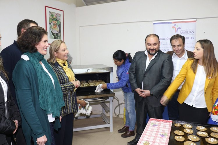 ADULTOS MAYORES DESTACARON MEDIDAS ANUNCIADAS POR LA PRIMERA DAMA PARA UN ENVEJECIMIENTO POSITIVO