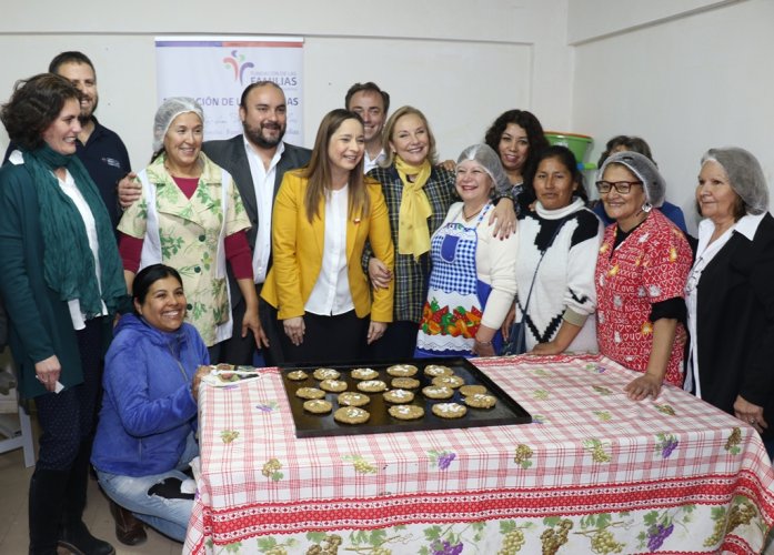 ADULTOS MAYORES DESTACARON MEDIDAS ANUNCIADAS POR LA PRIMERA DAMA PARA UN ENVEJECIMIENTO POSITIVO