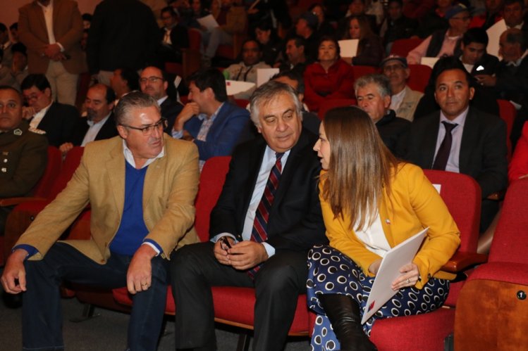 MINISTRO DE MINERÍA REALIZA SU PRIMERA CUENTA PÚBLICA EN LA COMUNA DE OVALLE