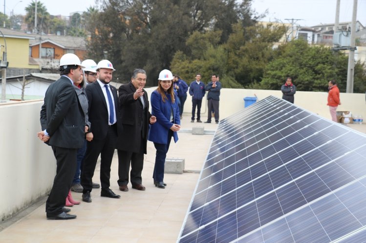 LICEO TÉCNICO PROFESIONAL DE COQUIMBO IMPLEMENTA SISTEMA DE ABASTECIMIENTO DE ENERGÍA SOLAR