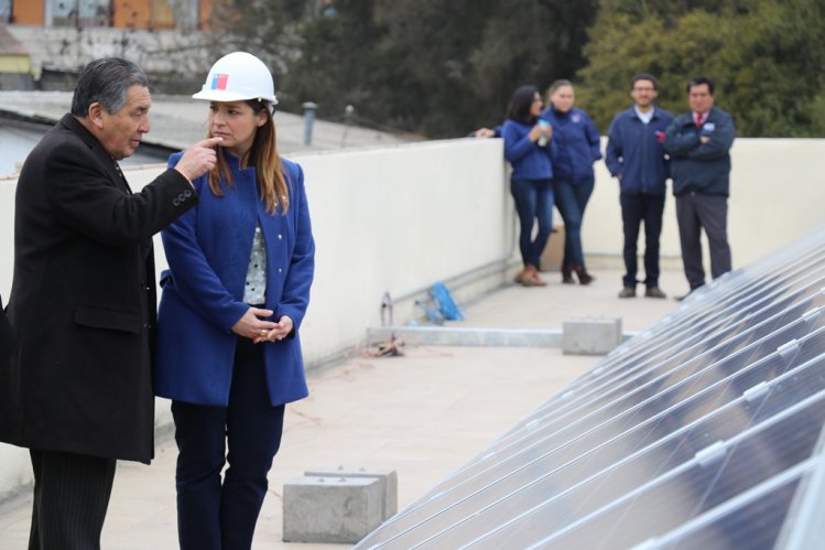 LICEO TÉCNICO PROFESIONAL DE COQUIMBO IMPLEMENTA SISTEMA DE ABASTECIMIENTO DE ENERGÍA SOLAR