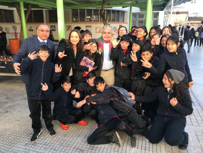 INTENDENTA LUCIA PINTO REMARCA MENSAJE PRESIDENCIAL CON ESTUDIANTES SECUNDARIOS DE OVALLE